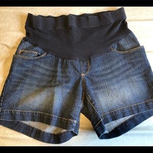 Maternity shorts